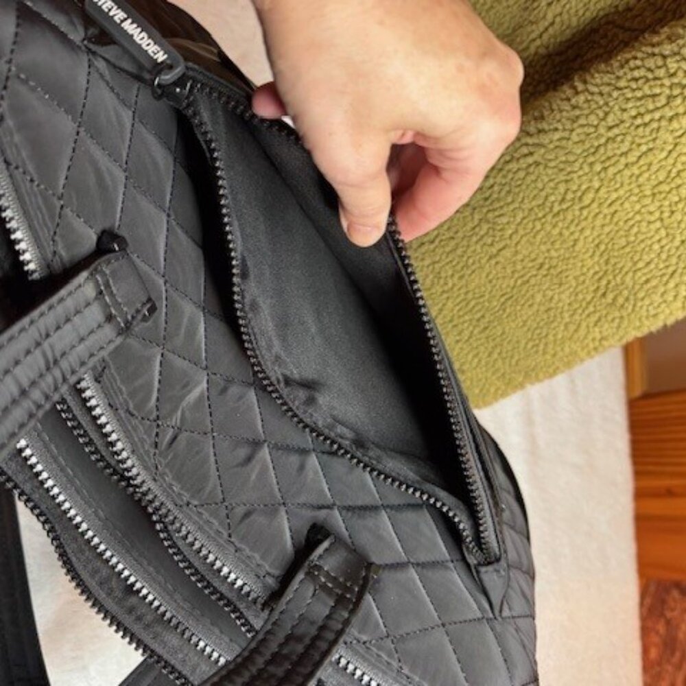 Steve Madden Black Quilted Laptop Tote Work Bag Zippered - Picture 2 of 8